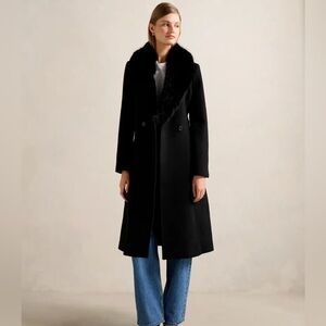 NWT Womens  Dress coat with fur